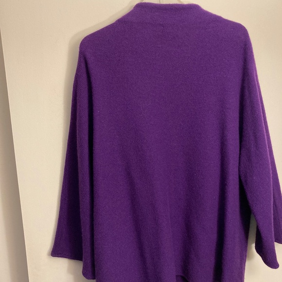 Wool cardigan sweater with clasp - Picture 2 of 6